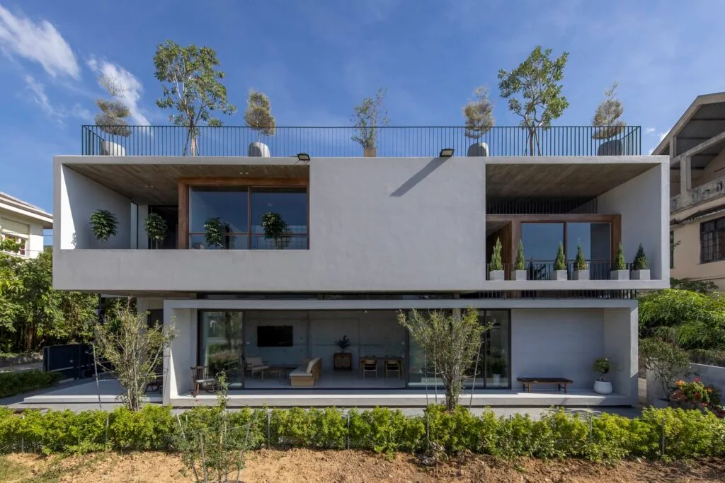 PVT House by COTE Architects: A Seamless Fusion of Nature and Modernity