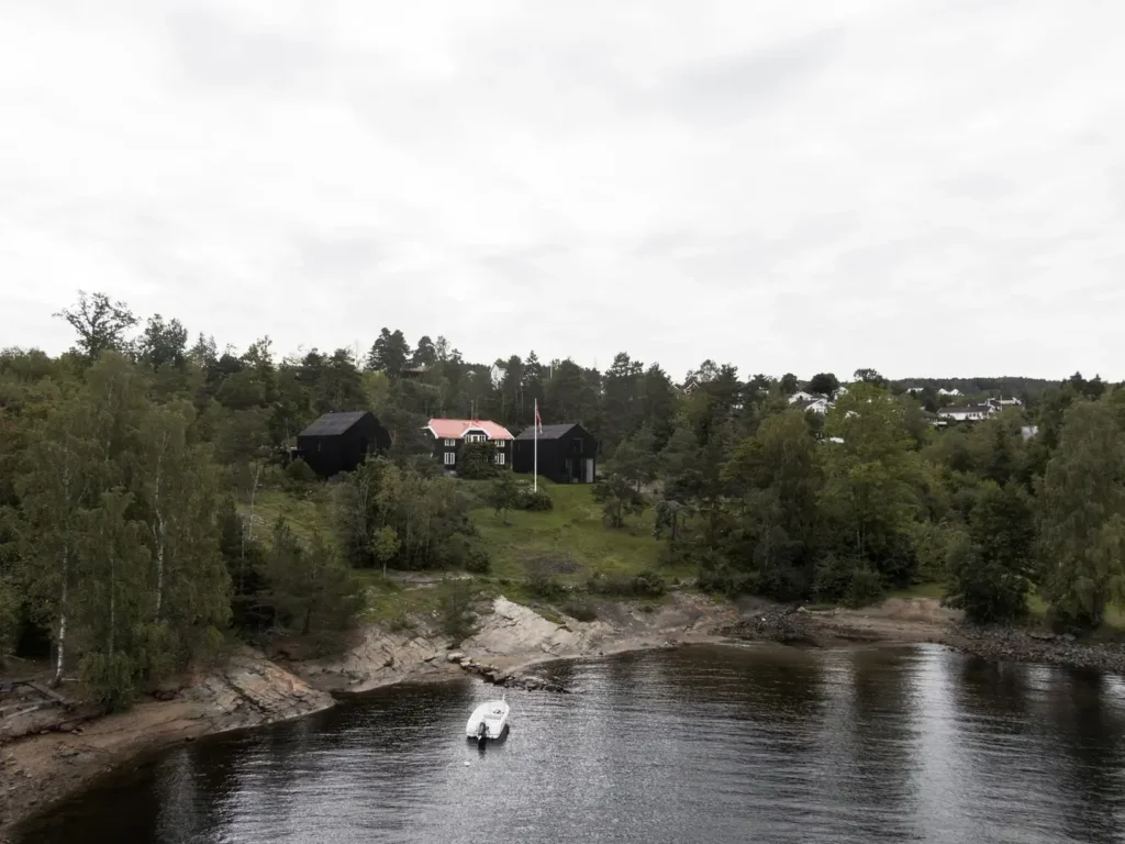 Twin Houses by Reiulf Ramstad Arkitekter